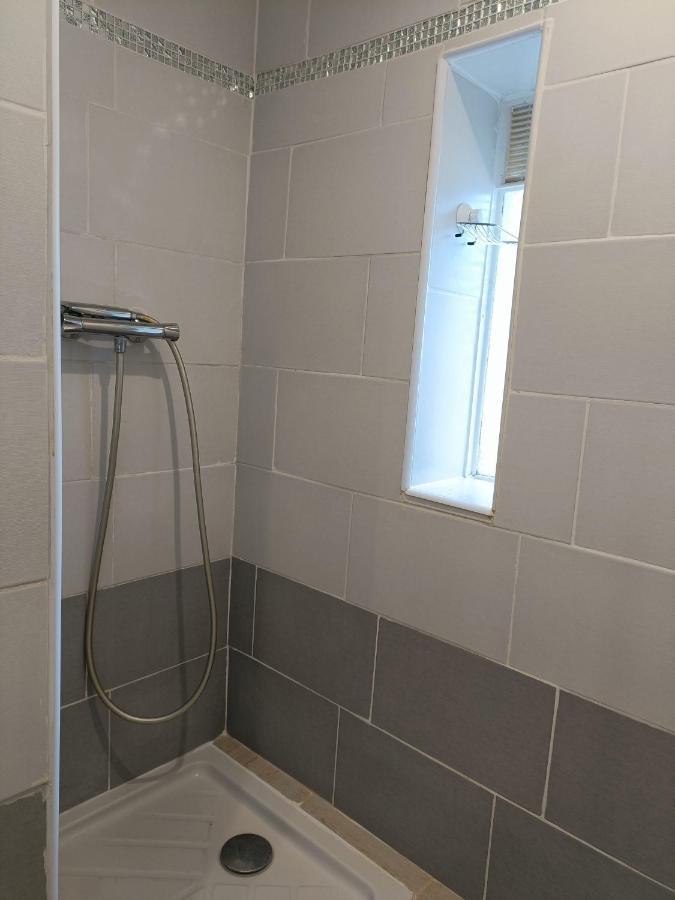 Un Bel Appartement Rez Jardin Parking Gratuit Vence Exterior foto